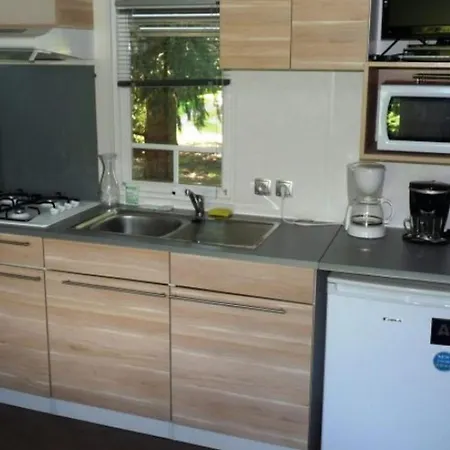 Mobile-home 4 Pers, Salon De Jardin, Barbecue - Api-1-52-1356 *