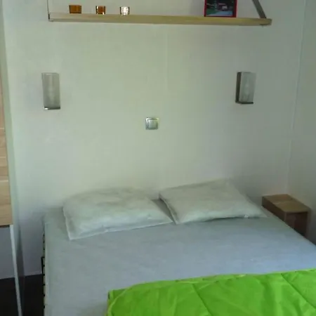 Mobile-home 4 Pers, Salon De Jardin, Barbecue - Api-1-52-1356 *