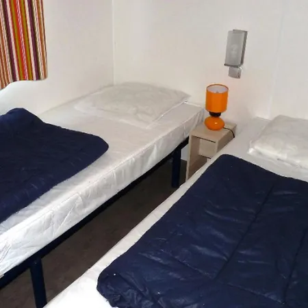 Campsite Mobile-home 4 Pers, Salon De Jardin, Barbecue - Api-1-52-1356 Champagnac-le-Vieux