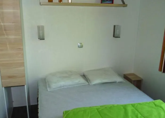 Mobile-home 4 Pers, Salon De Jardin, Barbecue - Api-1-52-1356 *